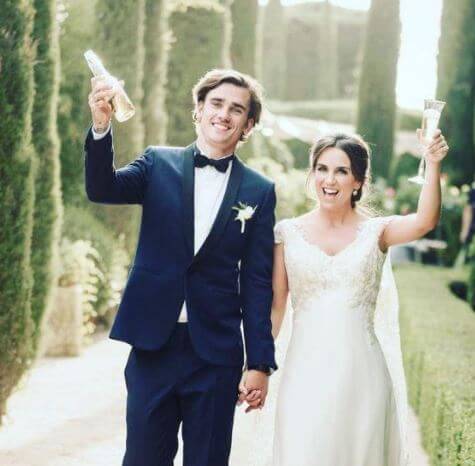 Erika Choperena with her husband Antoine Griezmann at their wedding.